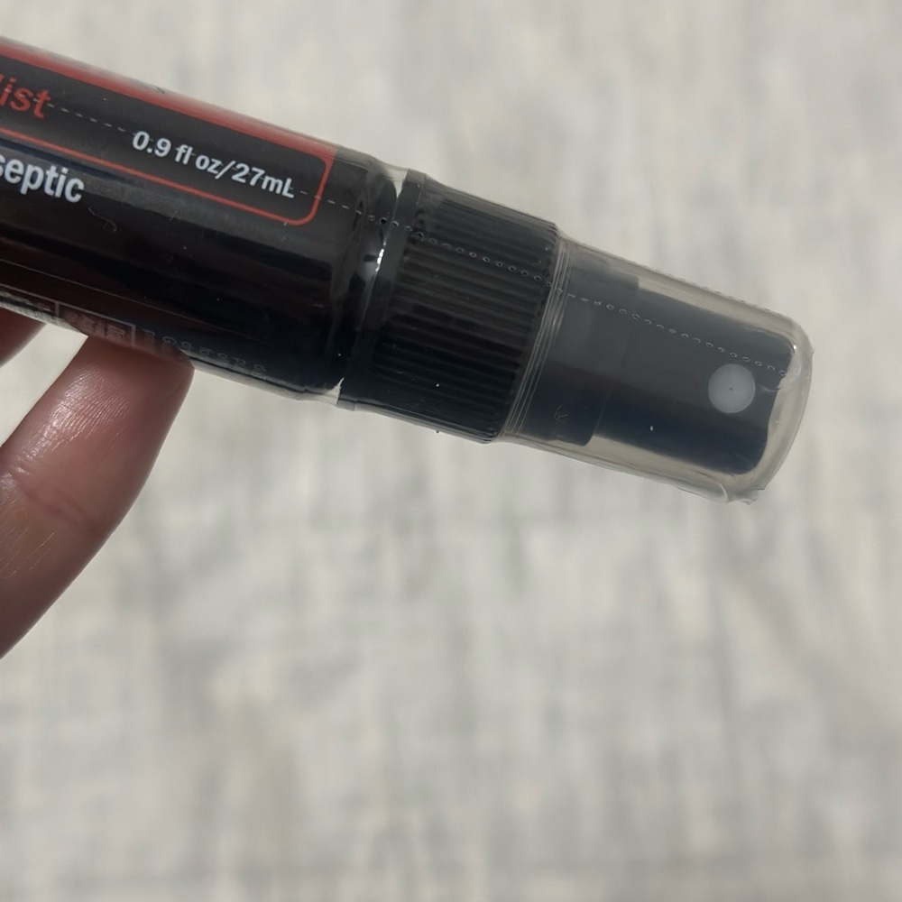 Sealed doTERRA On Guard Sanitizing Mist - Picture 2 of 2